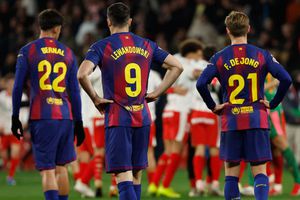 Jugadores de Barcelona en lamento tras la derrota contra Girona | AP