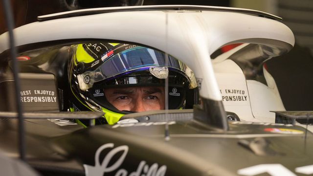 Checo Pérez con Cadillac durante la pretemporada en Bahréin | AP