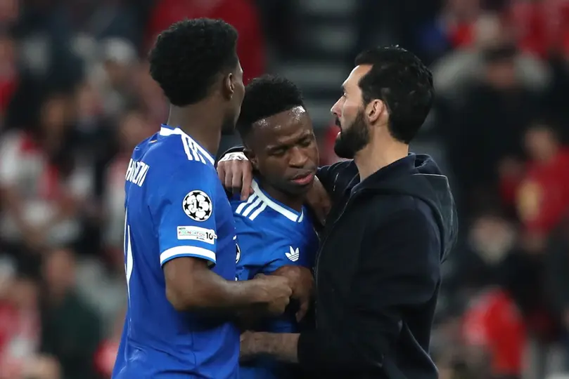 El jugador brasileño se mostró molesto con lo sucedido en el campo | AP