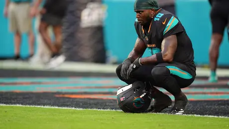 Dolphins inician reconstrucción y planean varios recortes importantes