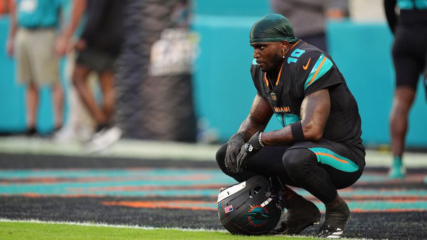 Miami apunta a hacer más movimientos tras la salida de Tyreek Hill | AP