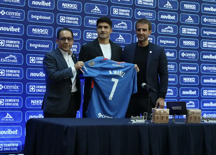 Cruz Azul presentó oficialmente a Ibáñez como su refuerzo | GINA SÁNCHEZ