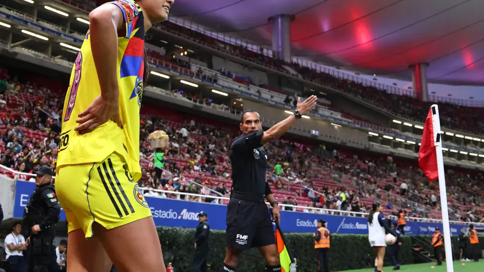 Montse Saldívar en el partido de América frente a Chivas en el Clausura 2026 de la Liga MX Femenil | IMAGO 7