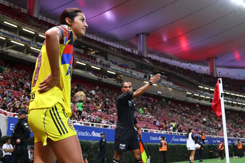 Montse Saldívar en el partido de América frente a Chivas en el Clausura 2026 de la Liga MX Femenil | IMAGO 7