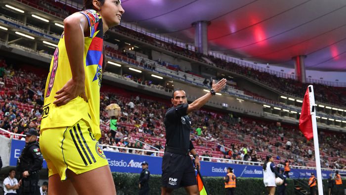 Montse Saldívar en el partido de América frente a Chivas en el Clausura 2026 de la Liga MX Femenil | IMAGO 7