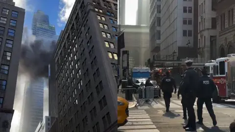 El siniestro sucedió horas antes del inicio del desfile de San Patricio/X: @whatisny