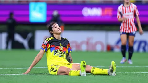 Montse Saldívar en el partido de América ante Chivas en el Clausura 2026 de la Liga MX Femenil | IMAGO 7