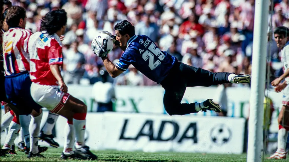 Adolfo Ríos, leyenda del futbol mexicano, con Necaxa | MEXSPORT