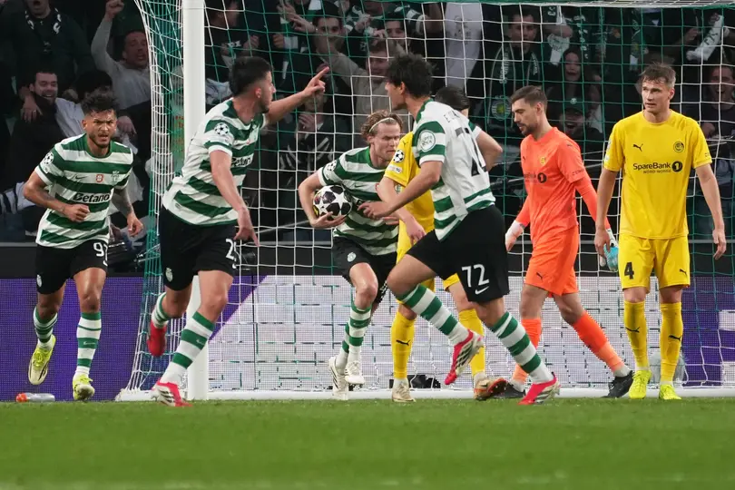 Jugadores de Sporting Lisboa celebran el primer gol contra Bodo/Glimt en la Champions League | AP