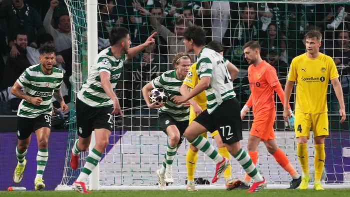 Jugadores de Sporting Lisboa celebran el primer gol contra Bodo/Glimt en la Champions League | AP