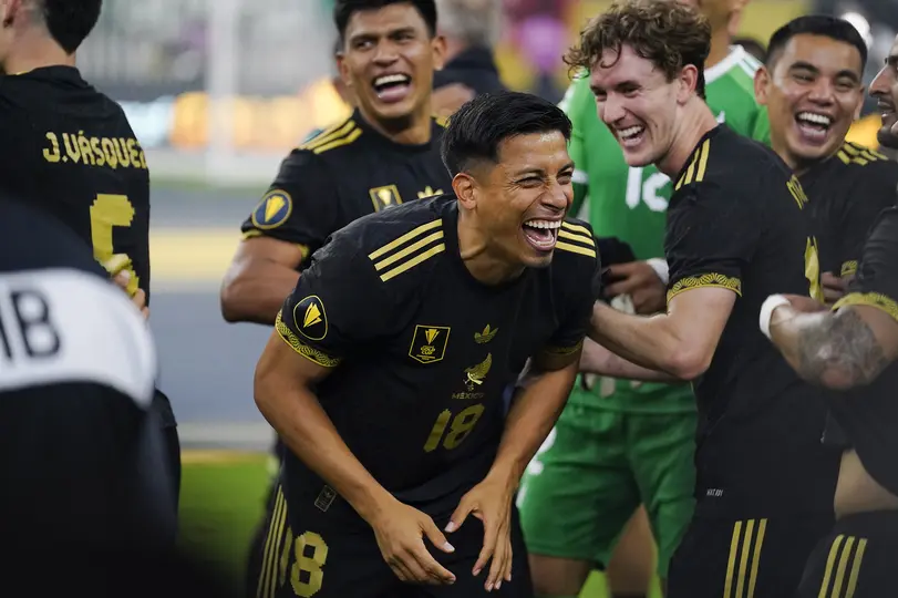 Ángel Sepúlveda celebrando el título de Copa Oro con la Selección Mexicana | IMAGO7