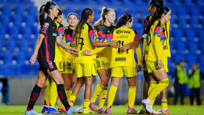 Jugadoras de América en celebración en el partido contra Toluca en el Clausura 2026 de la Liga MX Femenil | IMAGO 7