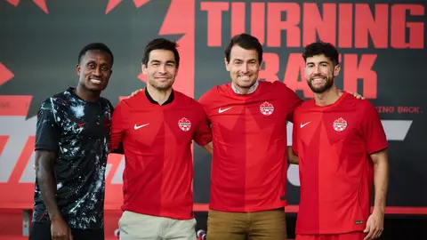 Canadá presenta los uniformes que usará en la Copa del Mundo 2026