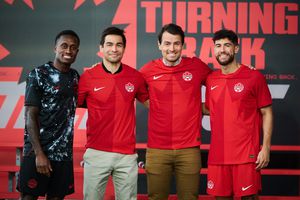 Canadá presenta los uniformes que usará en la Copa del Mundo 2026