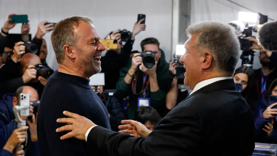Barcelona llegó a acuerdo para renovación de Hansi Flick, aseguró Joan Laporta