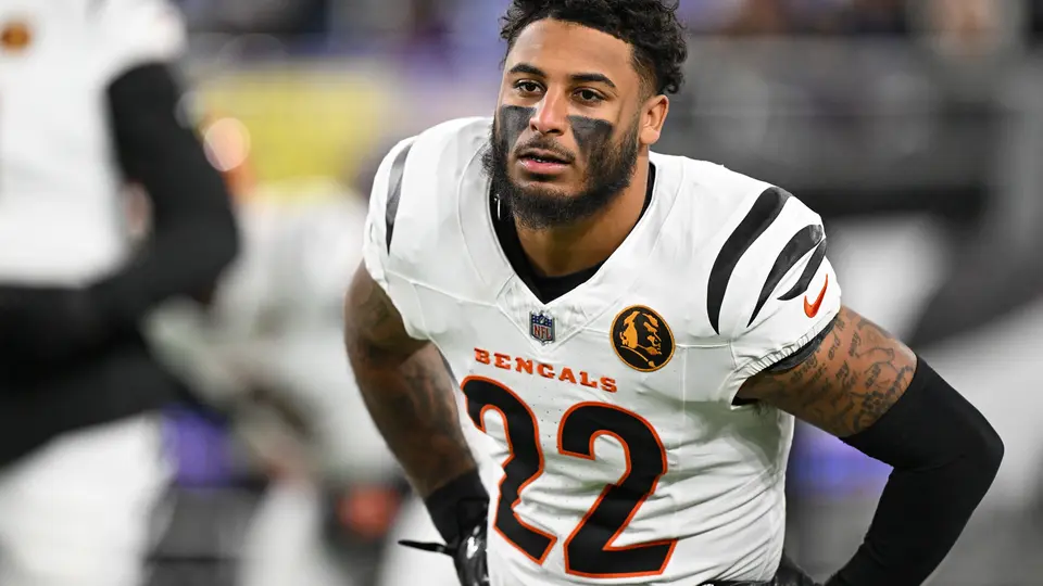 Bills siguen reforzando su secundaria al firmar al safety Geno Stone por un año