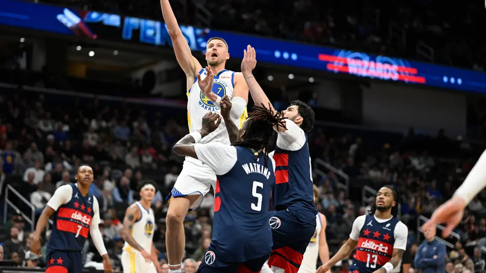Kristaps Porziņgis, jugador de los Warriors | AP