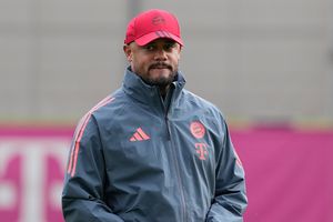 Vincent Kompany durante un entrenamiento de Bayern Munich | AP