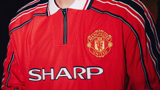 Inspired by Greatness: Así presentó el Manchester United su nueva playera modelo retro