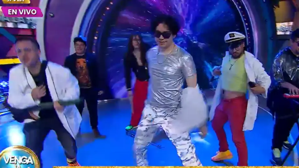 Insulini trollea a TV Azteca en vivo por pedirle que cante con playback en "Venga la Alegría"