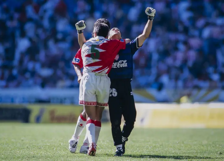 Adolfo Ríos, leyenda del futbol mexicano, con Necaxa | MEXSPORT