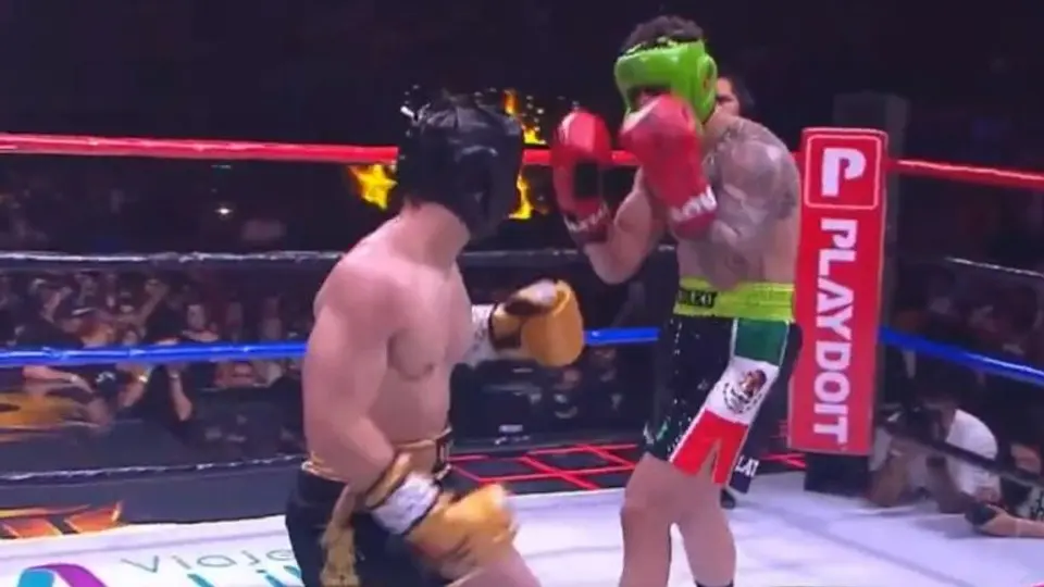 ¿Multa de un millón de pesos para Nicola Porcella por usar bandera de México en Ring Royale?