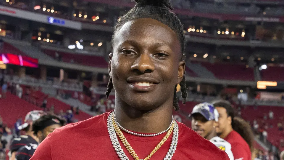 Philadelphia Eagles refuerzan su ofensiva con Hollywood Brown por 6.5 millones