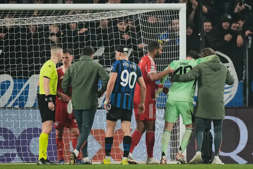 Jonas Urbig tras lesionarse con Bayern Munich en la Bundesliga | AP