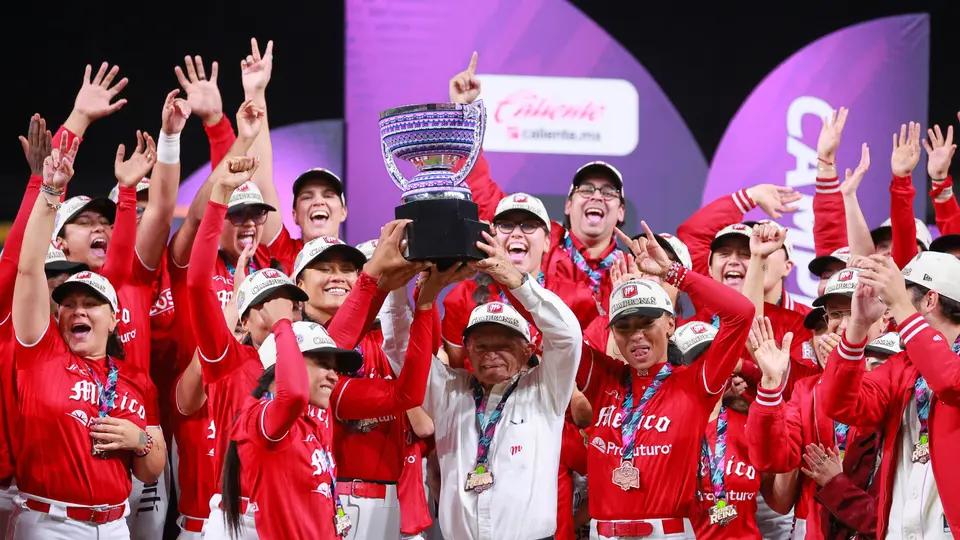 Diablos Rojos Femenil en celebración tras la obtención del título en 2025 | IMAGO 7