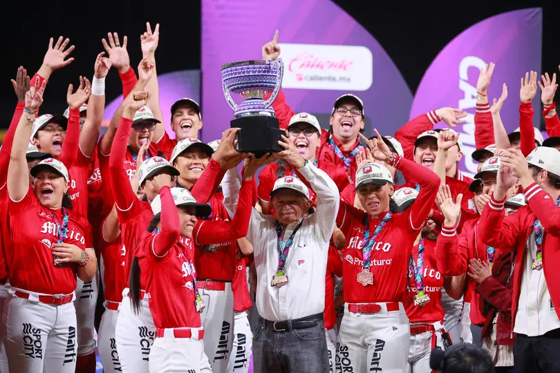 Diablos Rojos Femenil en celebración tras la obtención del título en 2025 | IMAGO 7