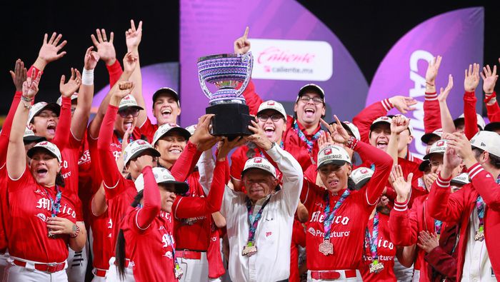 Diablos Rojos Femenil en celebración tras la obtención del título en 2025 | IMAGO 7