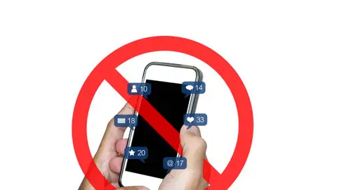 Autoridades advierten sobre riesgos como ciberacoso, grooming y exposición a contenido inapropiado en redes sociales. / iStock