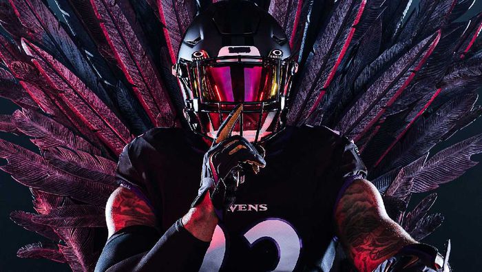 Ravens presentaron un uniforme alternativo completamente negro | X @Ravnes