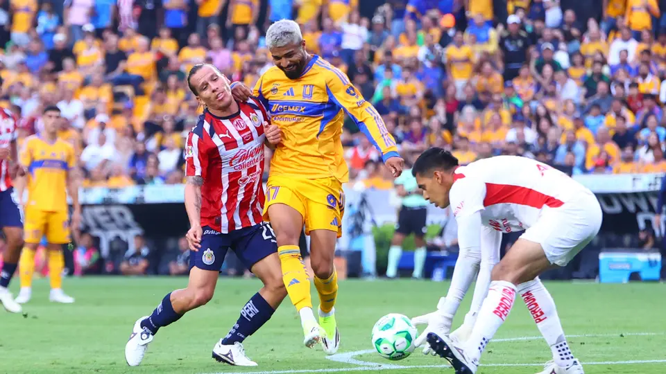 Raúl 'Tala' Rangel en el partido de Chivas contra Tigres en el Clausura 2026 de la Liga MX | IMAGO 7