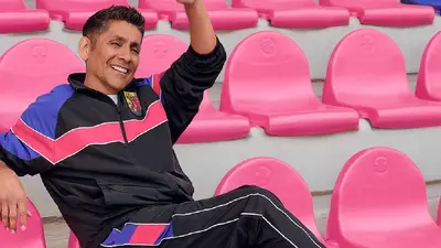 Jorge Campos se une a American Eagle y lanza colección inspirada en sus icónicos uniformes
