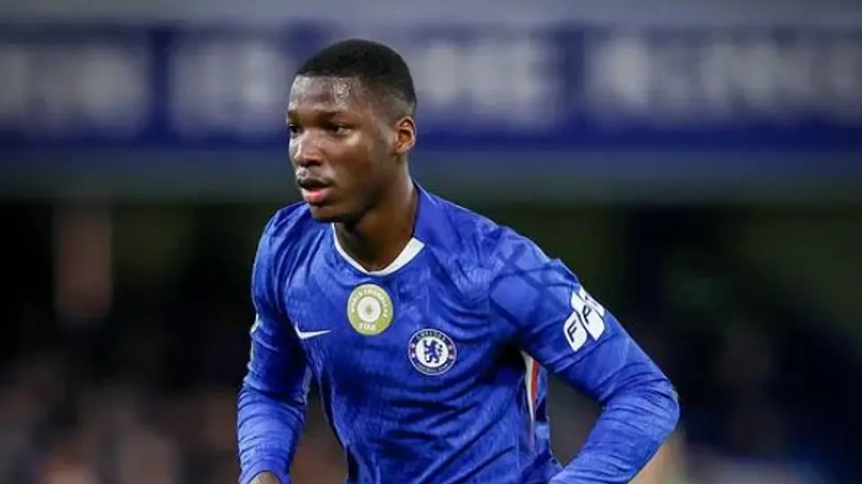 Moises Caicedo jugando con Chelsea l INSTA; @moises_caicedo55