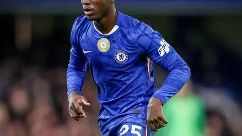 Moisés Caicedo en un partido con Chelsea l INSTA: @moises_caicedo55