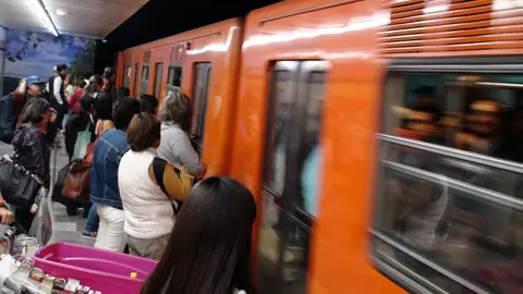 Una balacera registrada la tarde de este jueves 16 de abril en la alcaldía Iztacalco provocó afectaciones en la Línea 9 del Metro CDMX. / iStock