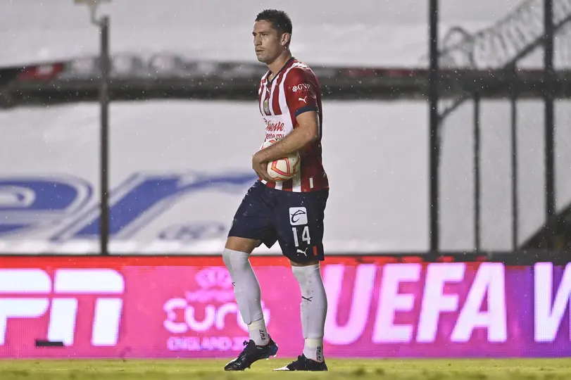 Santiago Ormeño recordó su corto paso con Chivas | IMAGO7