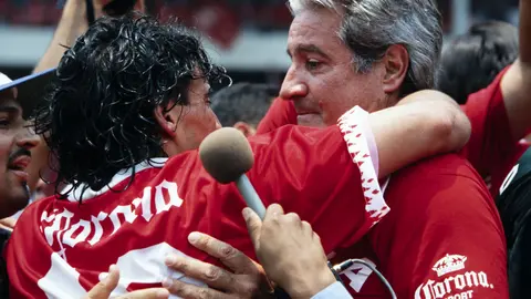 Rafael Lebrija tras la final contra Necaxa en 1998 l MEXSPORT