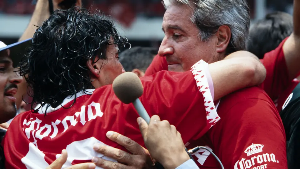 Rafael Lebrija tras la final contra Necaxa en 1998 l MEXSPORT