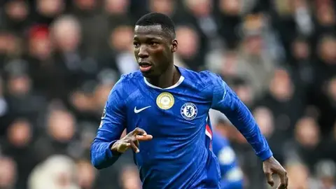 Moises Caicedo renueva con Chelsea hasta 2033