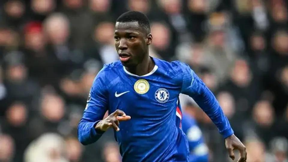Moises Caicedo renueva con Chelsea hasta 2033