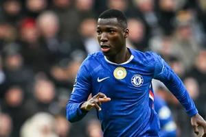 Moises Caicedo renueva con Chelsea hasta 2033