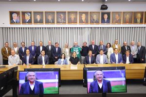 FMF rinde homenaje a Decio de María y reconoce su gestión al frente del organismo