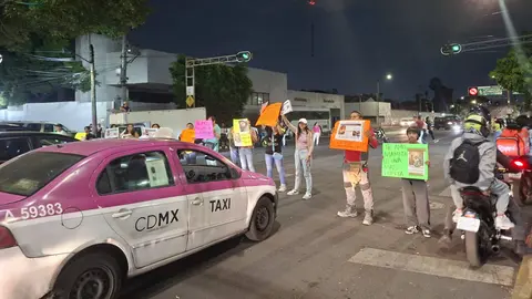 La familia de Edith Guadalupe bloqueó una avenida para que las autoridades les hicieran caso por la desaparición. / RS