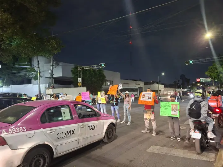 La familia de Edith Guadalupe bloqueó una avenida para que las autoridades les hicieran caso por la desaparición / Redes Sociales