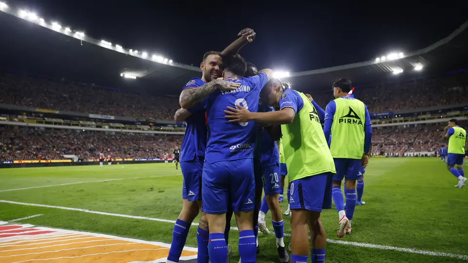 Cruz Azul se impone ante Chivas en el Jalisco y avanza a la Gran Final