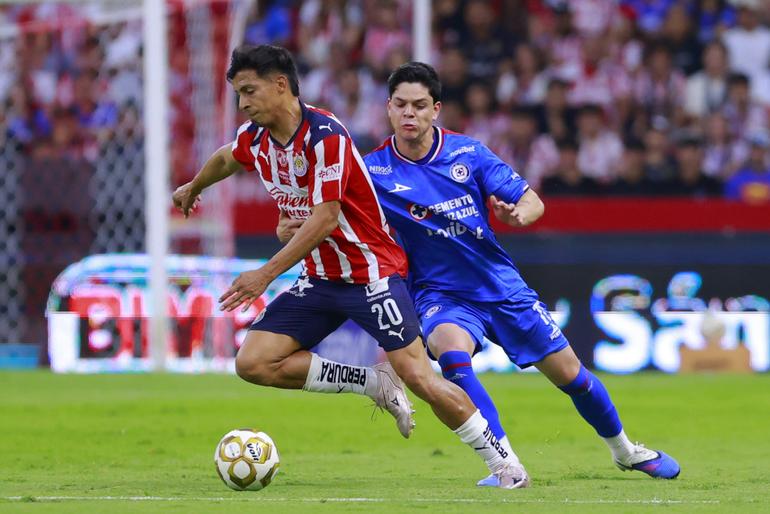 Ángel Sepúlveda de Chivas vs Cruz Azul | MEXSPORT