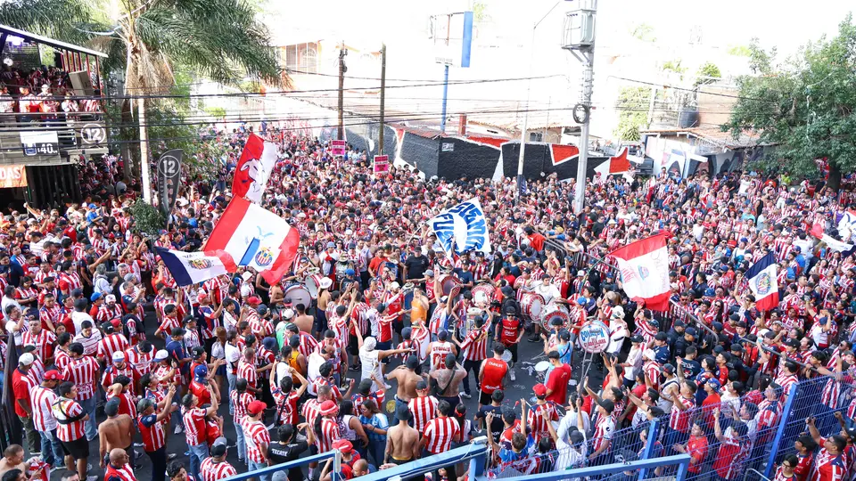 Afición de Chivas previo al juego de Semifinal | MEXSPORT